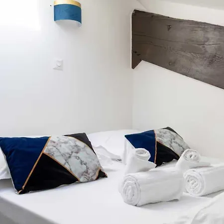 Dify Dugas Montbel - Peninsula Daire *